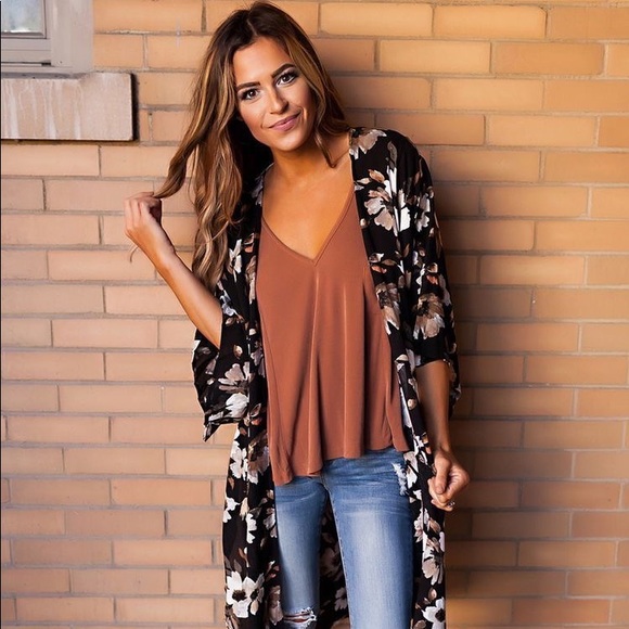 Maurices Other - Floral Kimono - Prefect for Fall! 🖤